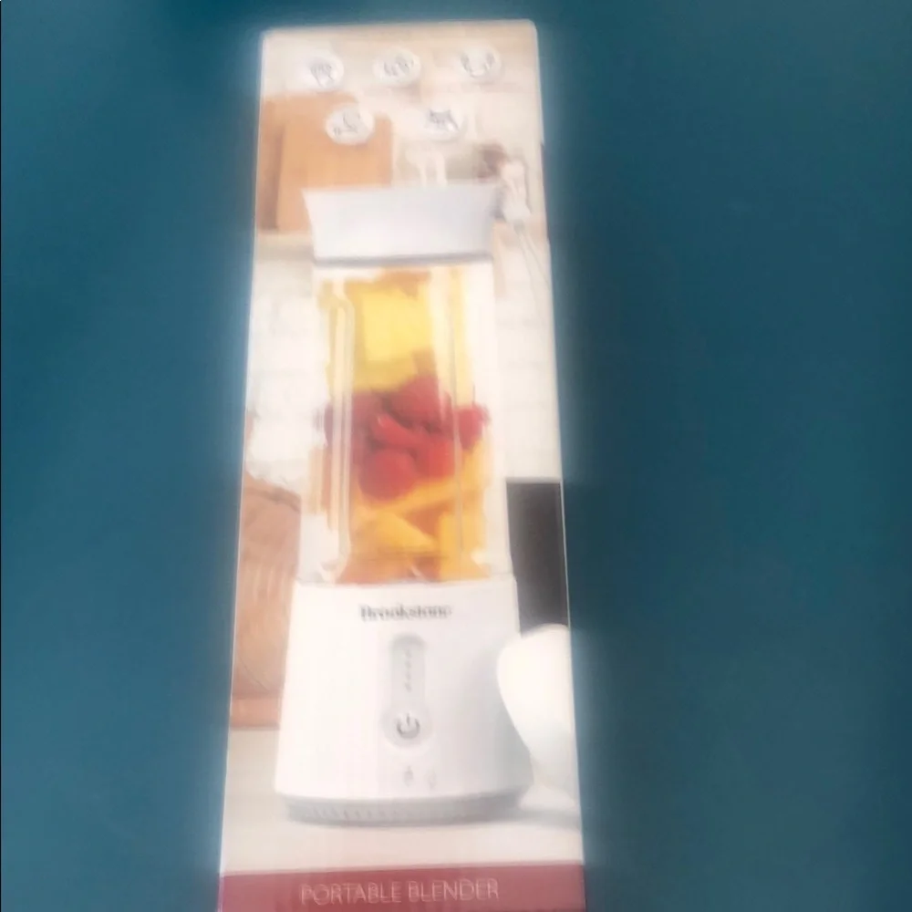 Brookstone Portable USB-C Rechargeable Blender - White